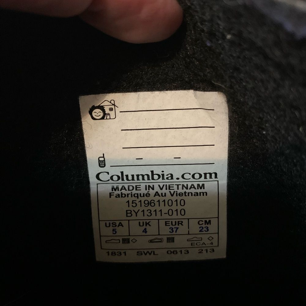 Columbia Snow Boots in Black & White, Size 5 - Picture 3 of 9